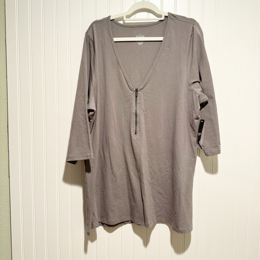 Torrid Gray Foxy V Neck Zip Front Tee NEW Plus Size 4X - Picture 2 of 6